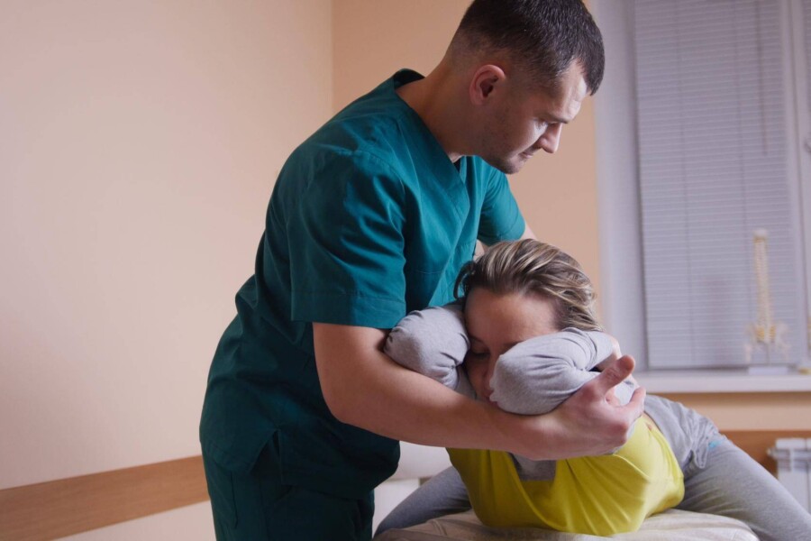Na czym polega osteopatia i jak wpływa na zdrowie?